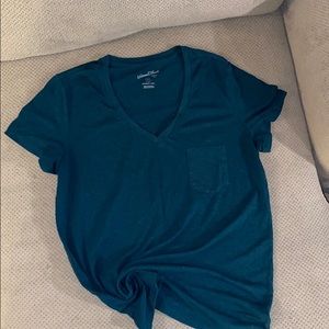 Universal Thread Pocket T V neck